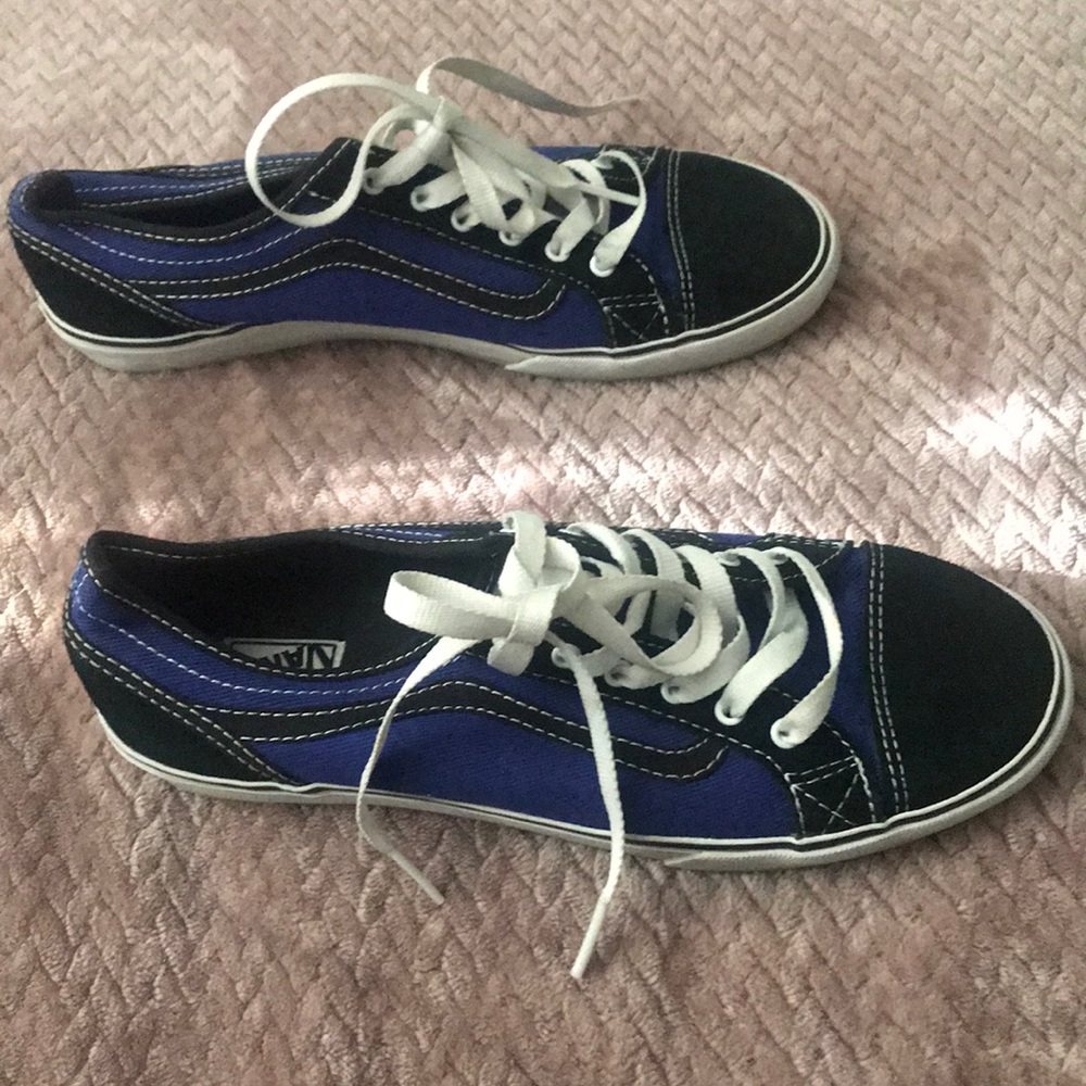 Vans - Picture 2 of 4